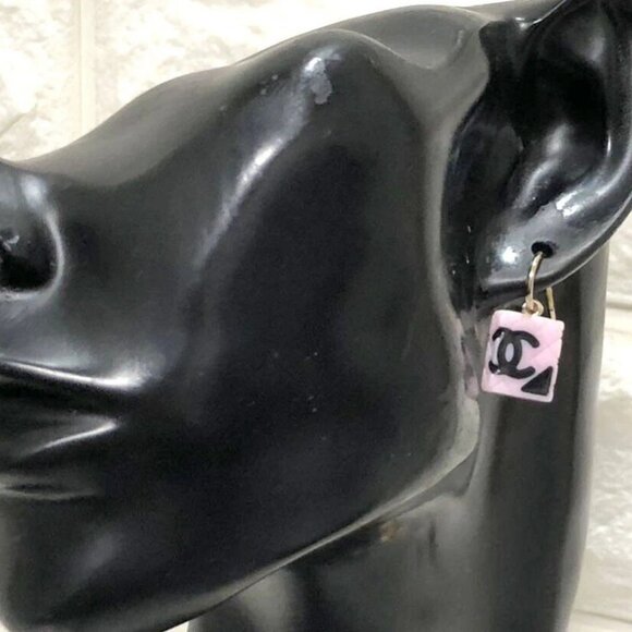 CHANEL Black CC Logos Pink Quilted Stud Earrings Gold Tone 05C Auth w/Box - Picture 4 of 16